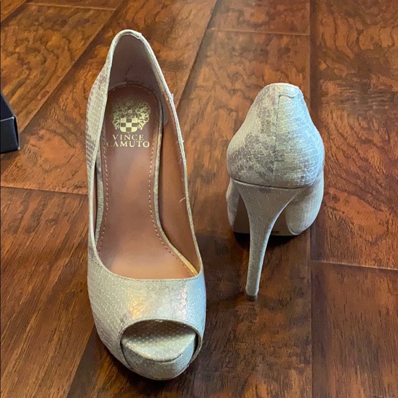 Vince Camuto leather heels - Picture 7 of 13